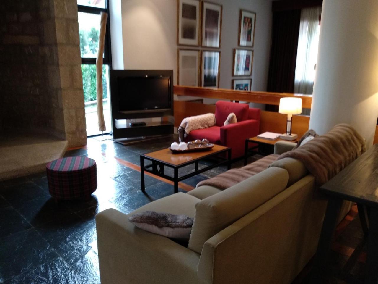 Parador De Артиес Екстериор снимка