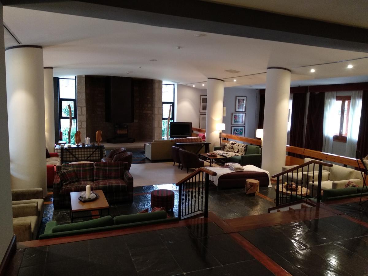 Parador De Артиес Екстериор снимка